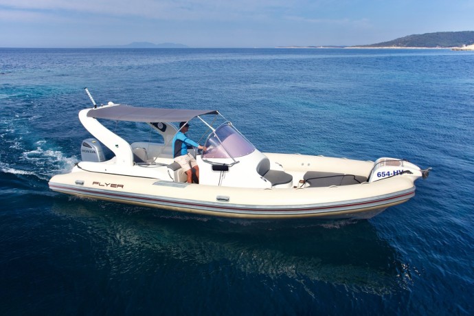 Flyer 828 | Yacht Charter Croatia | Travelboat