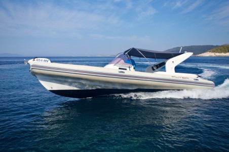 Flyer 828 | Yacht Charter Croatia | Travelboat