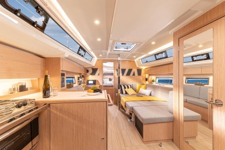 Bavaria C38 | Yacht Charter Italy | Travelboat