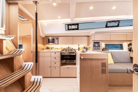 Bavaria C38 | Yacht Charter Italy | Travelboat