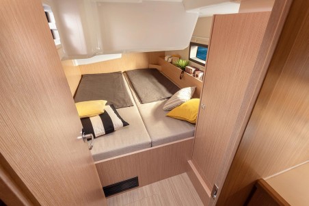 Bavaria C38 | Yacht Charter Italy | Travelboat
