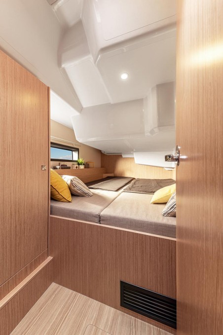 Bavaria C38 | Yacht Charter Italy | Travelboat