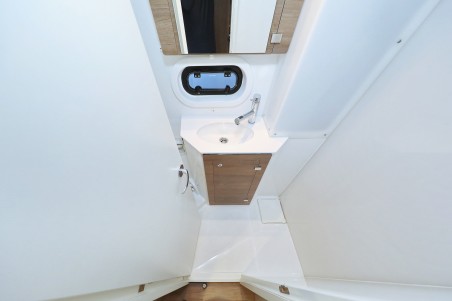 Bali 4.2 | Czarter jachtu Chorwacja | Travelboat