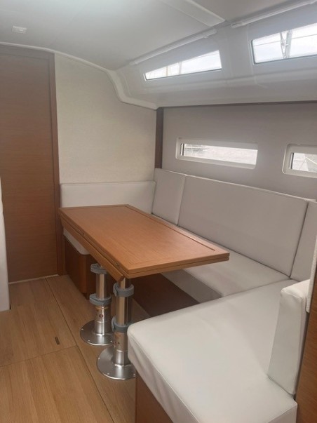 Jeanneau Sun Odyssey 410 | Yacht Charter France | Travelboat