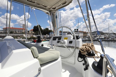 Catana Group Bali 4.2 - 4 + 1 cab. Kamla