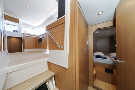 Bali 4.2 - 4 + 1 cab. | Yacht Charter Croatia | Travelboat