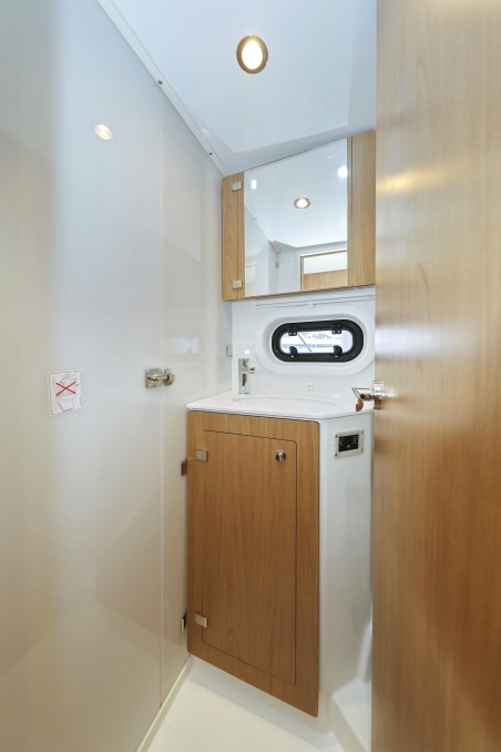 Bali 4.2 - 4 + 1 cab. | Yacht Charter Croatia | Travelboat