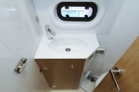 Bali 4.2 - 4 + 1 cab. | Yacht Charter Croatia | Travelboat