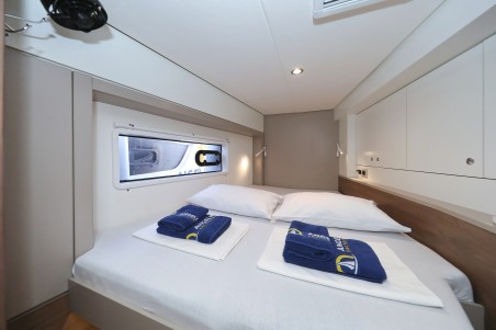 Catana Group Bali 4.2 - 4 + 1 cab. Open Office