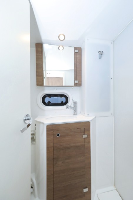 Catana Group Bali 4.2 - 4 + 1 cab. Open Office