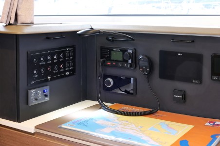 Catana Group Bali 4.2 - 4 + 1 cab. Open Office