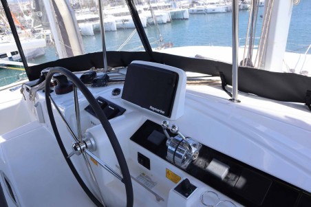 Lagoon 46 Fly | Czarter jachtu Grecja | Travelboat