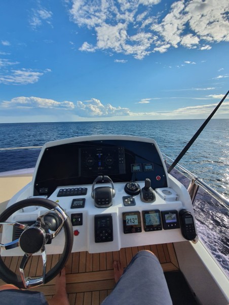 Sealine F430 | Czarter jachtu Chorwacja | Travelboat