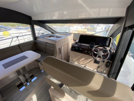 Sealine F430 | Czarter jachtu Chorwacja | Travelboat