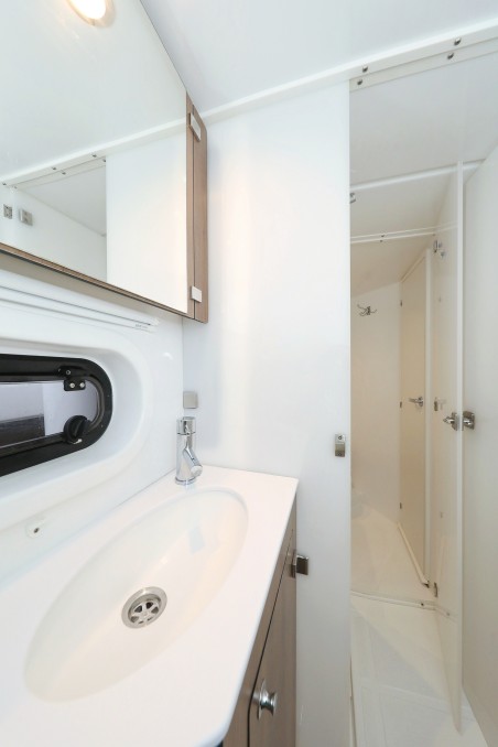 Catana Group Bali 4.2 OW Sunlight