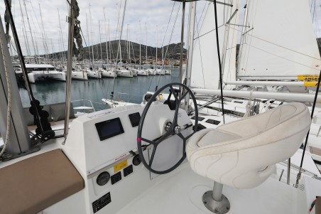 Catana Group Bali 4.3 - 4 + 2 cab. Tisia