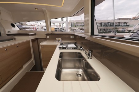 Catana Group Bali 4.3 - 4 + 2 cab. Tisia