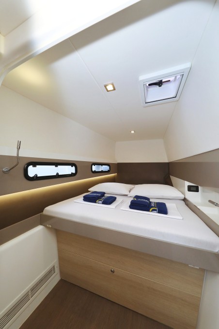 Catana Group Bali 4.3 - 4 + 2 cab. Tisia