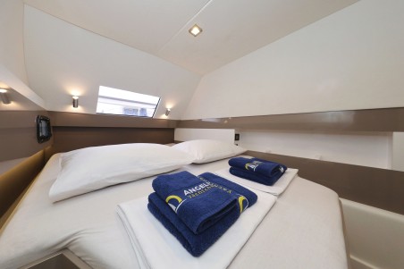 Catana Group Bali 4.3 - 4 + 2 cab. Tisia