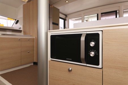 Catana Group Bali 4.3 - 4 + 2 cab. Tisia