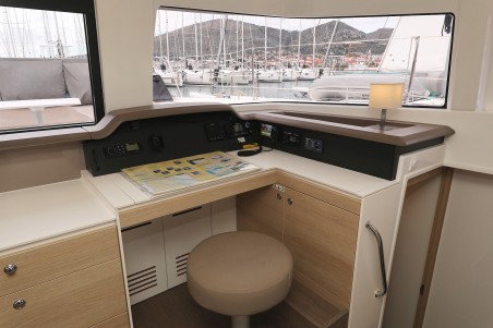 Catana Group Bali 4.3 - 4 + 2 cab. Tisia