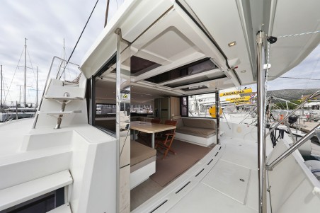 Catana Group Bali 4.3 - 4 + 2 cab. Tisia