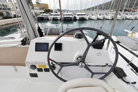 Catana Group Bali 4.3 - 4 + 2 cab. Tisia