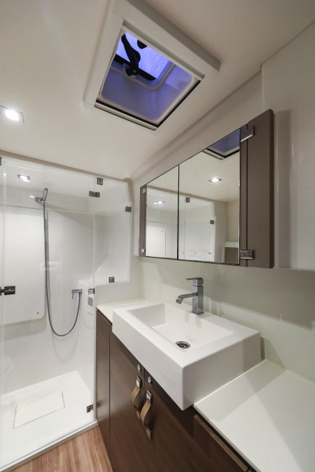 Catana Group Bali 4.3 MY - 3 cab. Adventure