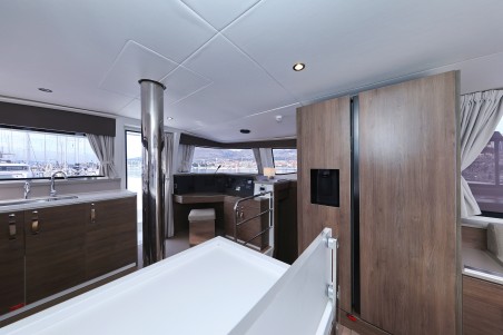 Catana Group Bali 4.4 - 4 + 2 cab. James Webb