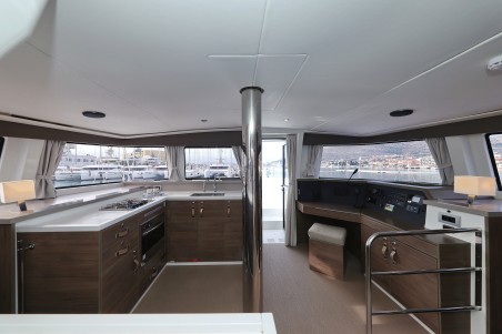 Catana Group Bali 4.4 - 4 + 2 cab. James Webb