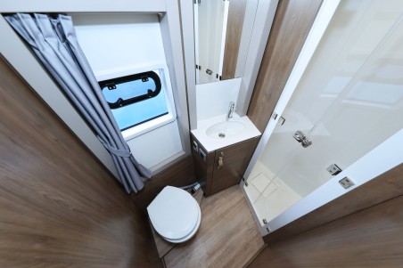 Catana Group Bali 4.4 - 4 + 2 cab. James Webb