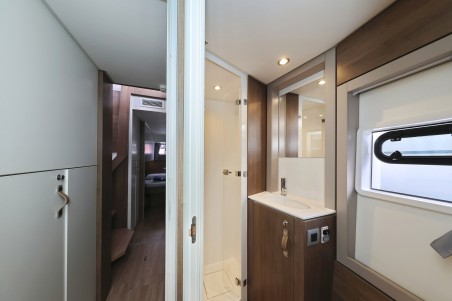 Catana Group Bali 4.4 - 4 + 2 cab. James Webb