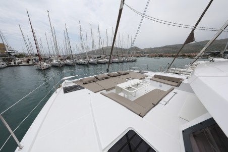 Catana Group Bali 5.4 - 6 + 2 cab. Lalounge