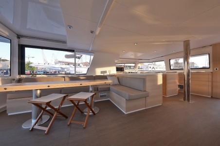 Catana Group Bali 5.4 - 6 + 2 cab. Lalounge