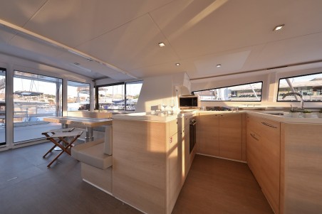 Catana Group Bali 5.4 - 6 + 2 cab. Lalounge