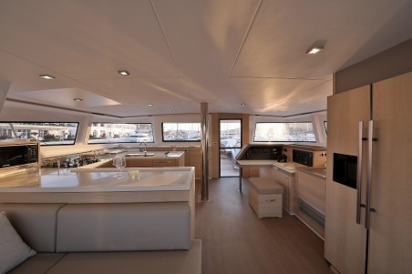 Catana Group Bali 5.4 - 6 + 2 cab. Lalounge