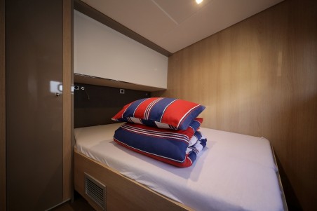 Catana Group Bali 5.4 - 6 + 2 cab. Lalounge