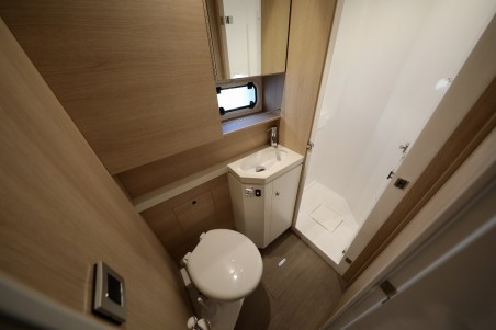 Catana Group Bali 5.4 - 6 + 2 cab. Lalounge