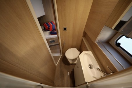 Catana Group Bali 5.4 - 6 + 2 cab. Lalounge