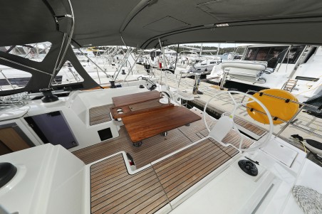 Bavaria Yachtbau Bavaria C42 Levente