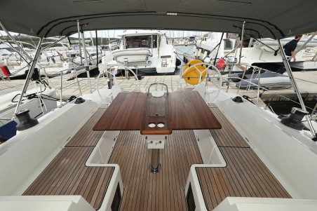 Bavaria Yachtbau Bavaria C42 Levente