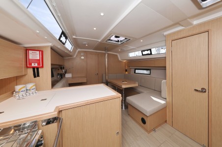 Bavaria Yachtbau Bavaria C42 Levente