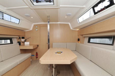 Bavaria Yachtbau Bavaria C42 Levente