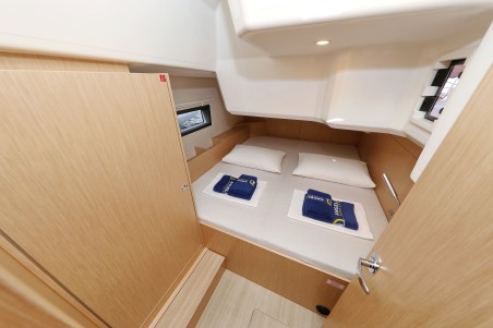 Bavaria Yachtbau Bavaria C42 Levente