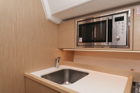 Bavaria Yachtbau Bavaria C42 Levente