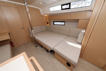 Bavaria Yachtbau Bavaria C42 Levente