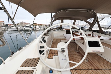 Bavaria C42 Maupiti | Yacht Charter Croatia | Travelboat