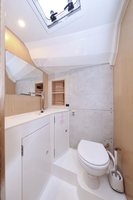 Bavaria C42 Maupiti | Yacht Charter Croatia | Travelboat