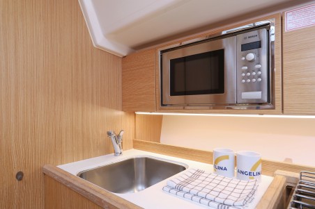 Bavaria C42 Maupiti | Yacht Charter Croatia | Travelboat