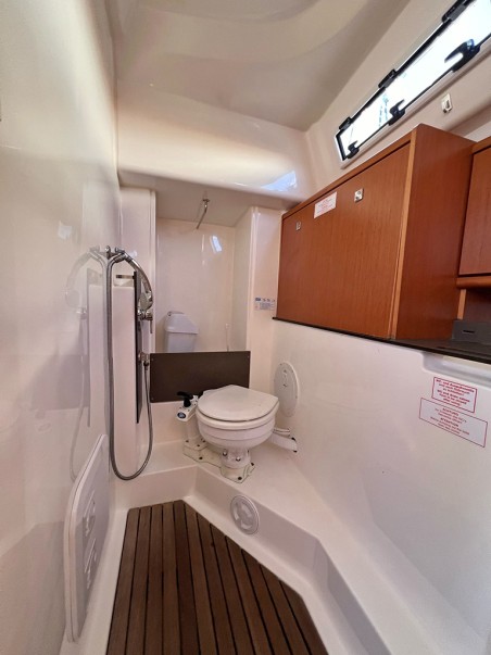 Bavaria Yachtbau Bavaria Cruiser 33 Pulenat